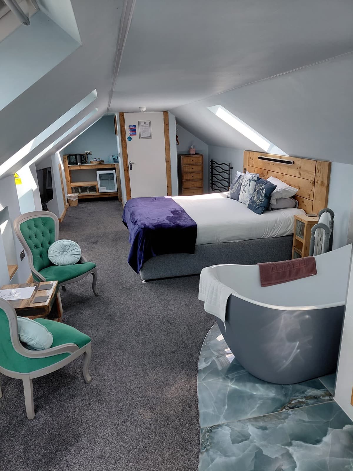 An attic bathroom at Seals Bacton